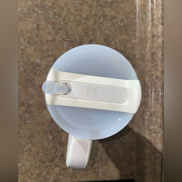 30oz Stanley Tumbler with Handle - Picture 3 of 4